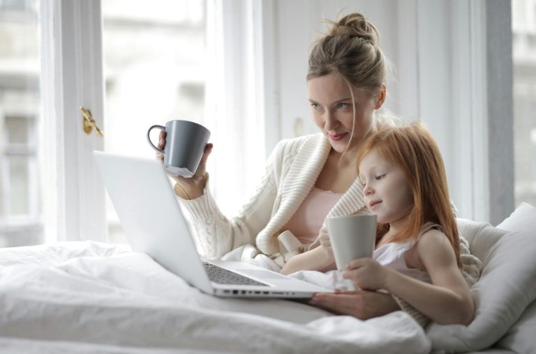 Career coach for high-achieving single moms balancing work and motherhood at home